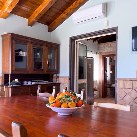 Villa Del Gelso Chalet Nel Parco Delletna Mascali Exteriör bild